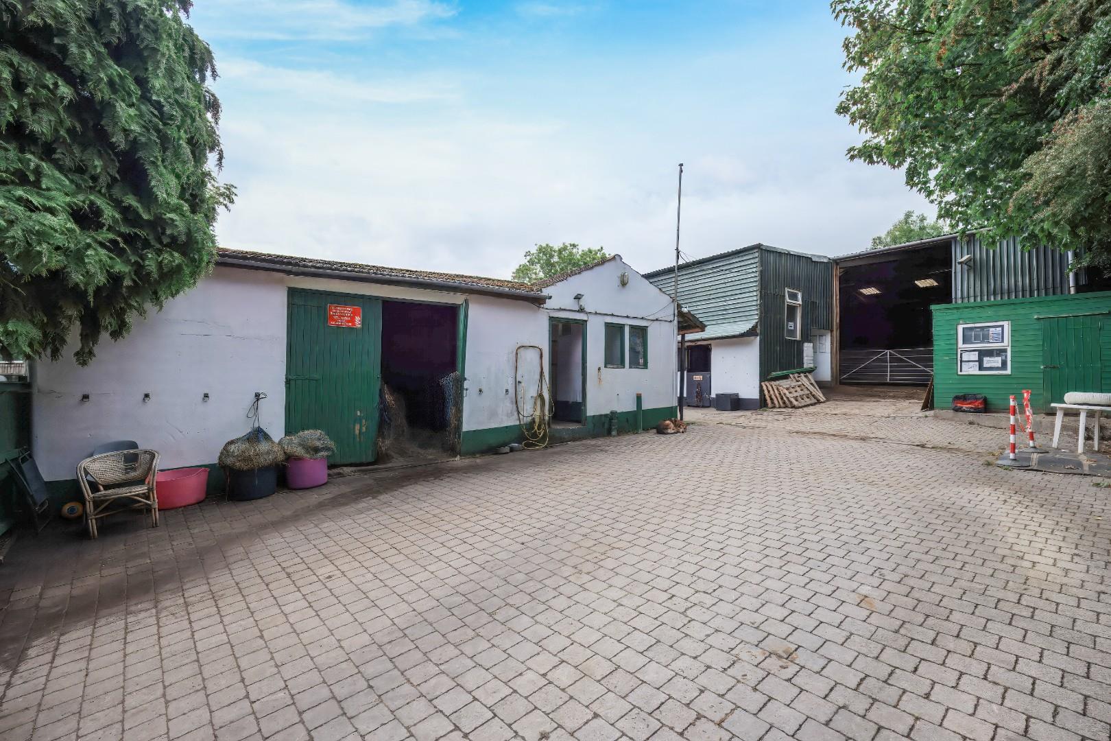 Downside House, Cattery & Equestrian Facilities, Sully Road, Penarth, CF64 2TR